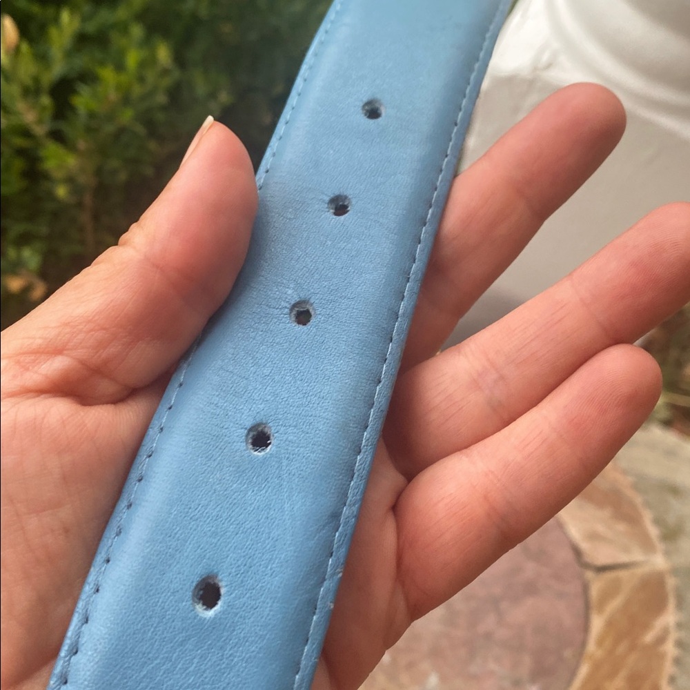💙🤍😎 Elegant Vintage 90s Blue Leather coach Belt with Gold Buckle - Picture 7 of 16